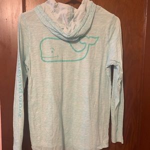 Lightweight vineyard vines hoodie